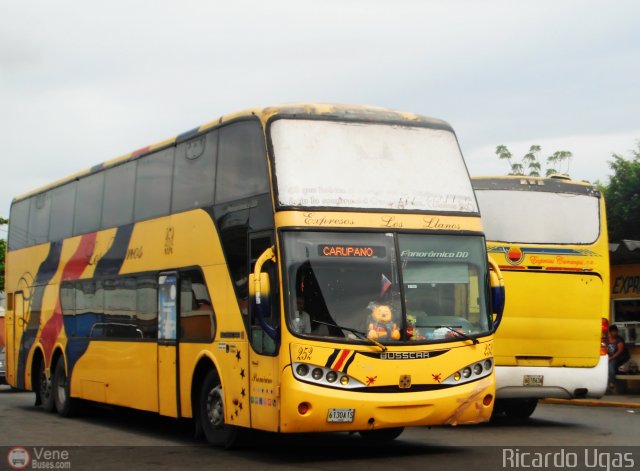 Expresos Los Llanos 252 por Ricardo Ugas