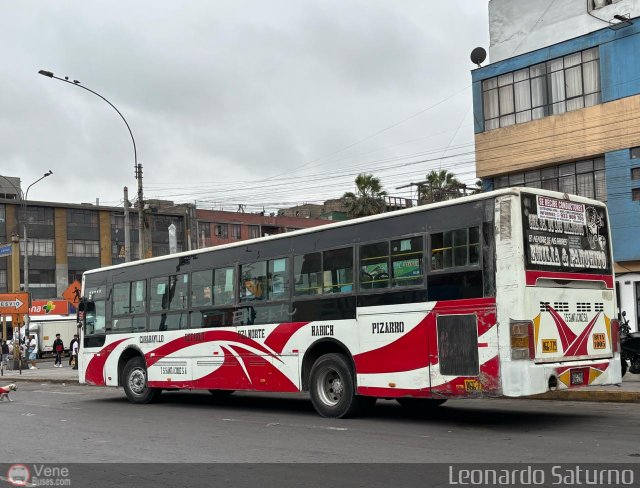 Transporte L�nea Santa Cruz S.A 779 por Leonardo Saturno