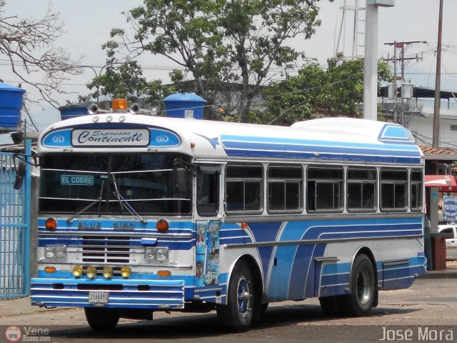 Expresos Continente C-01 por José Mora