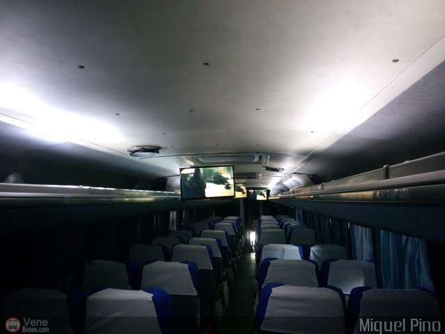 Ejecutivos Carla Tours 1005 por Miguel Pino