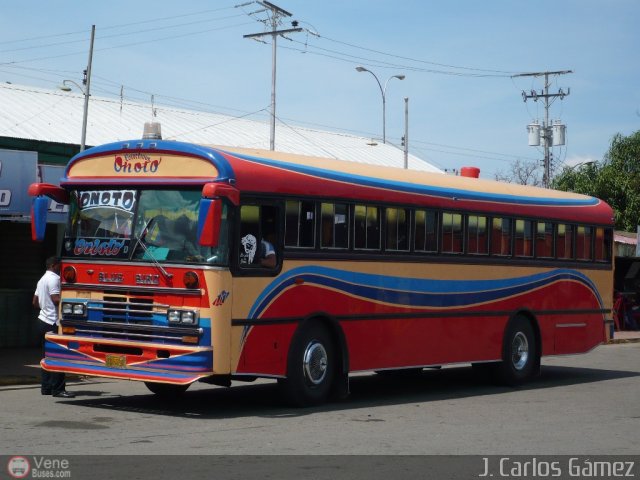 Colectivos Onoto 11 por J. Carlos G�mez