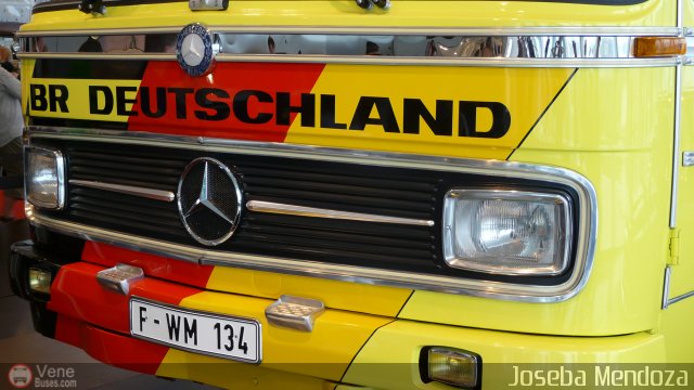 Mercedes-Benz Museum WM 74 por Joseba Mendoza