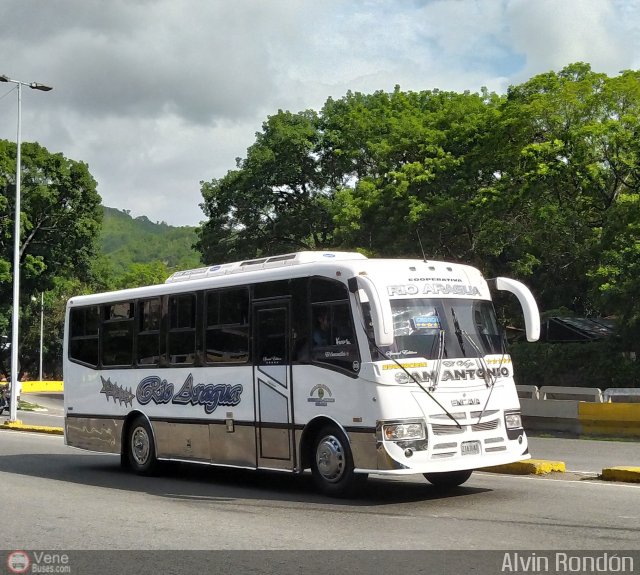 Cooperativa Rio Aragua 03 por Alvin Rond�n