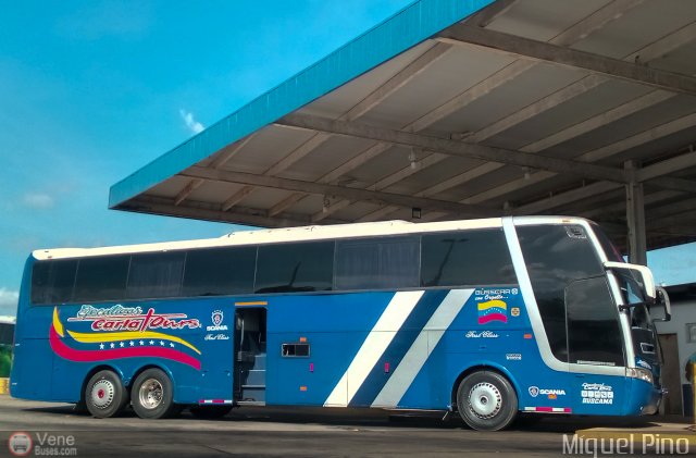 Ejecutivos Carla Tours 1005 por Miguel Pino