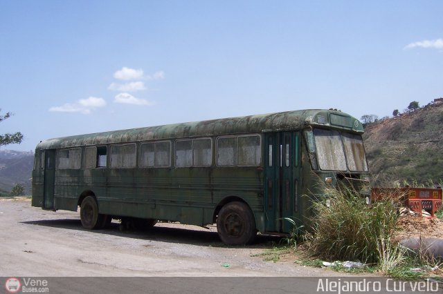 En Chiveras Abandonados Recuperaci�n Reo Escolar 2 por Alejandro Curvelo