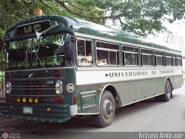 Universidad de Carabobo 200 por Arturo Andrade