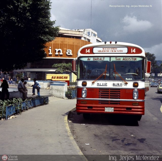 DC - Autobuses de El Manicomio C.A 14 por Jhon Ochoa