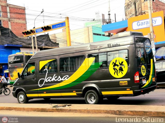 Turismo Jaksa 953 por Leonardo Saturno