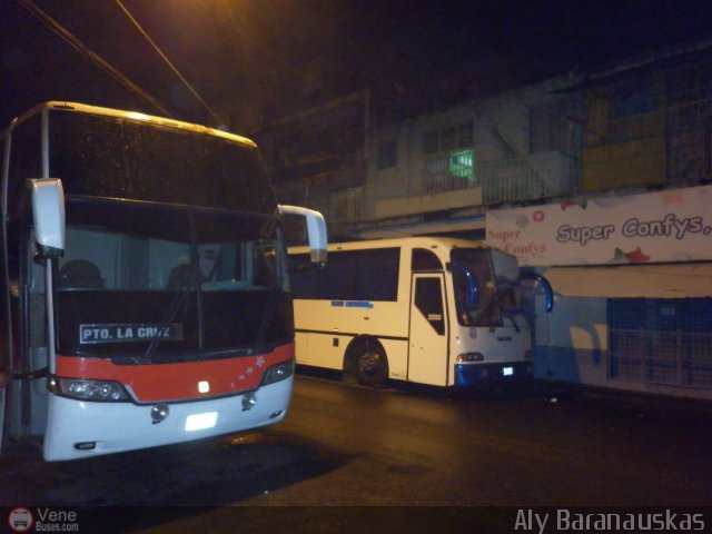 Garajes Paradas y Terminales Puerto-la-Cruz por Aly Baranauskas