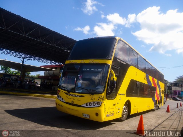 Expresos Los Llanos 144 por Ricardo Ugas