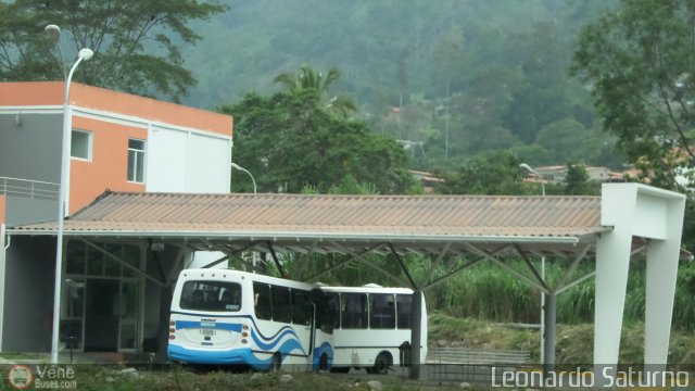 Garajes Paradas y Terminales Zea por Leonardo Saturno