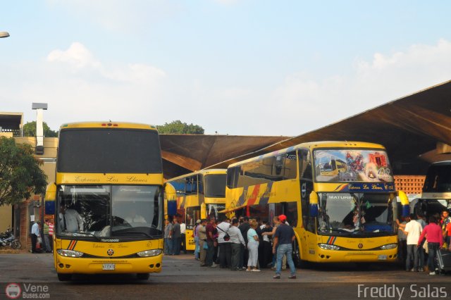 Garajes Paradas y Terminales San-Cristobal por Freddy Salas