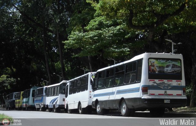 Garajes Paradas y Terminales Caracas por Waldir Mata