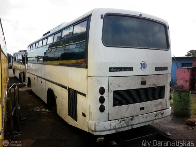 En Chiveras Abandonados Recuperacin 108 por Aly Baranauskas