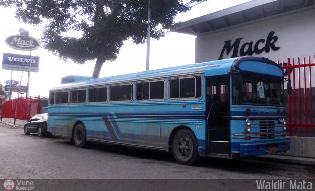 Transporte Grecar 01 por Waldir Mata