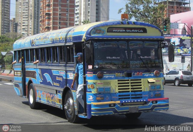 Transporte Agua Blanca 50 por Andr�s Ascanio