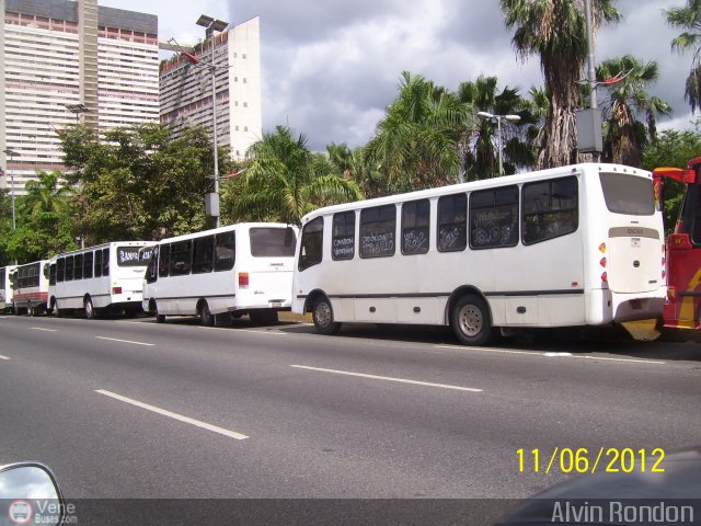 Garajes Paradas y Terminales Caracas por Alvin Rondn