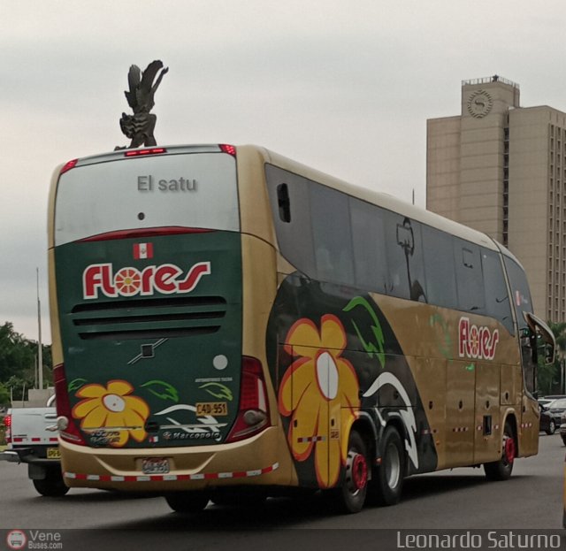 Transporte Flores Hermanos S.R.L 951 por Leonardo Saturno