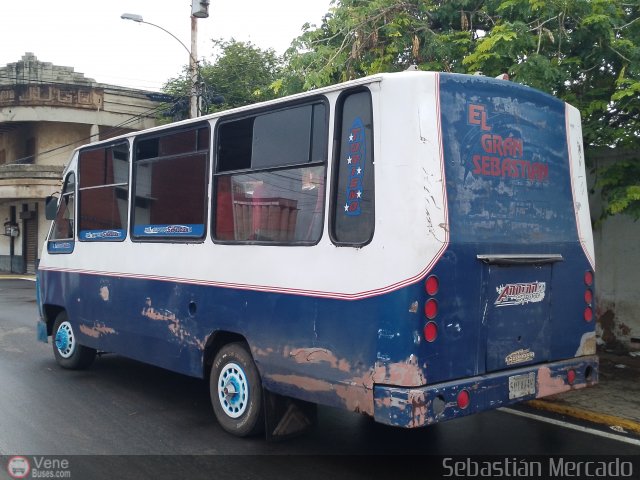 ZU - U.C. Barrio La Polar 810 por Sebasti�n Mercado