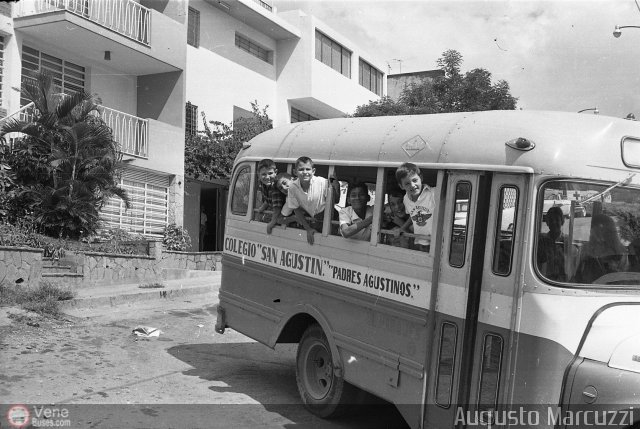 Universitarios y Escolares 01 por J. Carlos Gmez