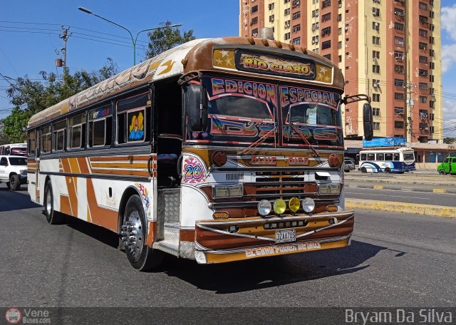 L�nea R�o Claro 20 por Bryam Da Silva