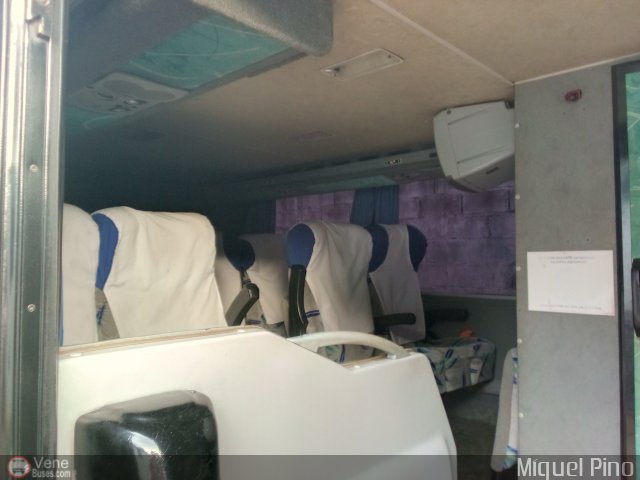 Ejecutivos Carla Tours 1018 por Miguel Pino