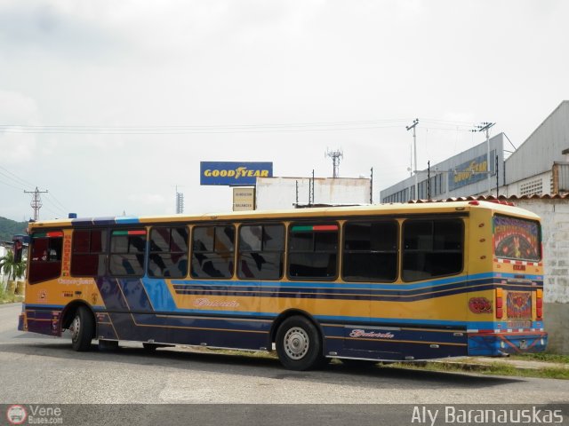 Transporte Guacara 0186 por Aly Baranauskas