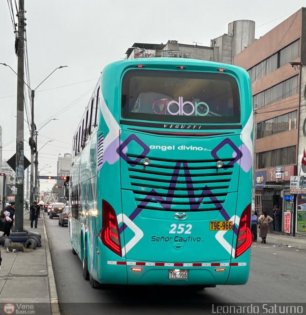 Tours Angel Divino S.A.C. 252 por Leonardo Saturno
