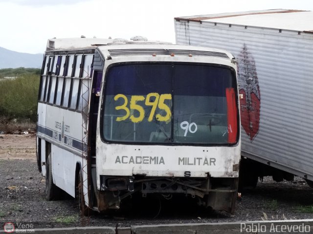 En Chiveras Abandonados Recuperacin 3595 por Pablo Acevedo