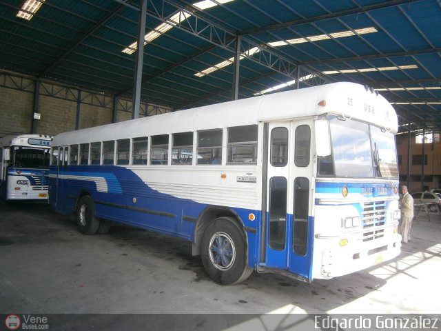 Universidad Sim�n Bol�var 25 por Edgardo Gonz�lez