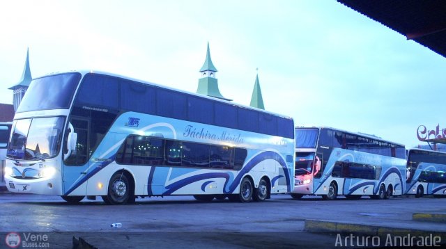 Garajes Paradas y Terminales San-Diego por Arturo Andrade