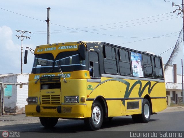 U.C. Línea Central 075 por Leonardo Saturno