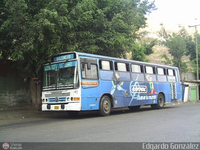 DC - Autobuses de El Manicomio C.A 41 por Edgardo Gonz�lez