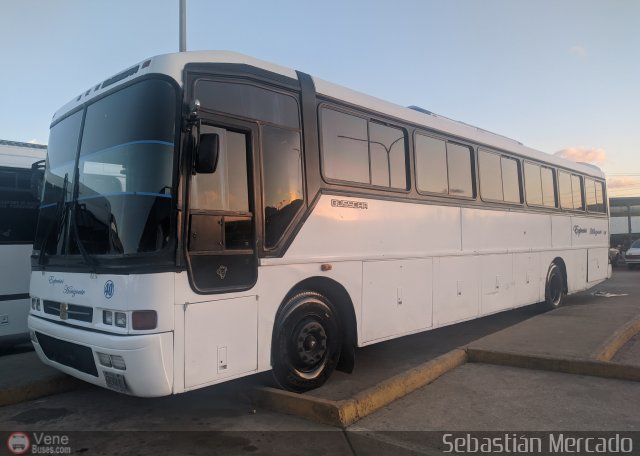 Expresos Horizonte 40 por Sebasti�n Mercado