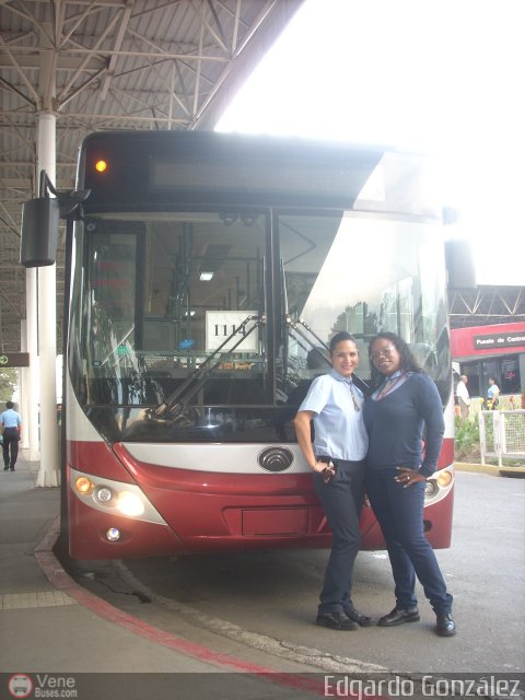 Profesionales del Transporte de Pasajeros OTS Femenino por Edgardo Gonz�lez