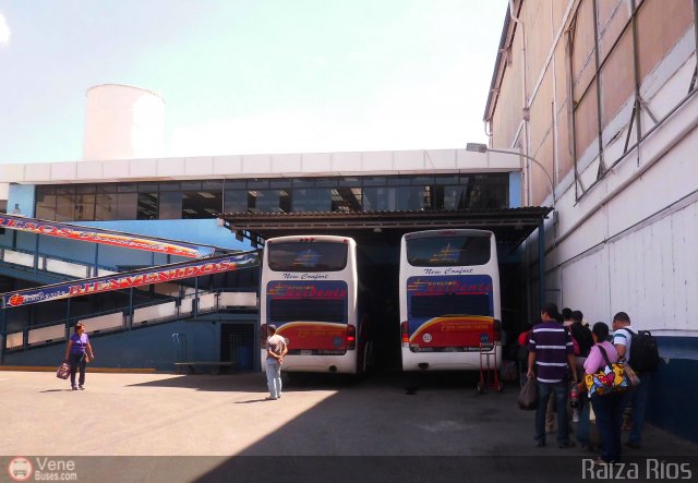 Garajes Paradas y Terminales Caracas por Waldir Mata