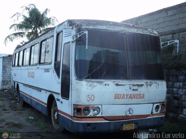 En Chiveras Abandonados Recuperacin 50 por Alejandro Curvelo
