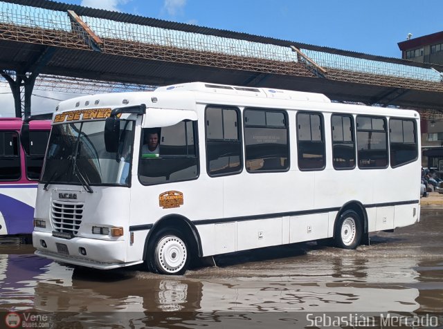 U.C. 23 de Enero 174 por Sebasti�n Mercado