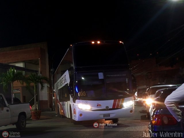 Cruceros Oriente Sur 114 por Juder Valentn