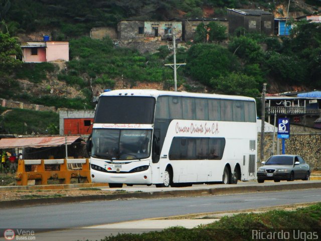 Cruceros Oriente Sur 110 por Ricardo Ugas