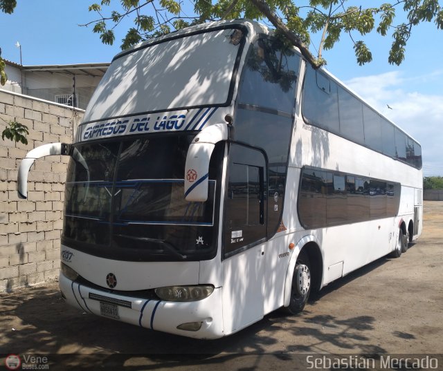 Expresos Del Lago 207 por Sebasti�n Mercado