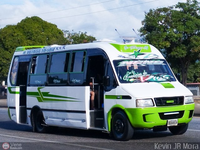 Particular o Desconocido 002 por Kevin Mora