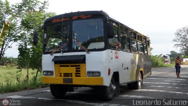 Colectivos El Viga 18 por Leonardo Saturno