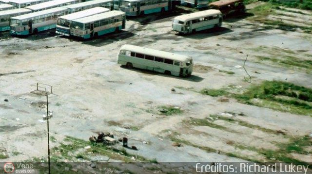 Garajes Paradas y Terminales Caracas por J. Carlos Gmez