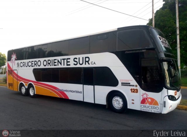 Cruceros Oriente Sur 123 por Eyder Leiva