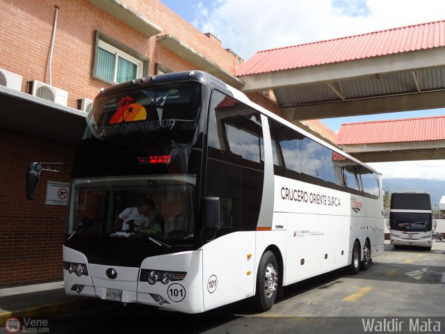 Cruceros Oriente Sur 101 por Waldir Mata