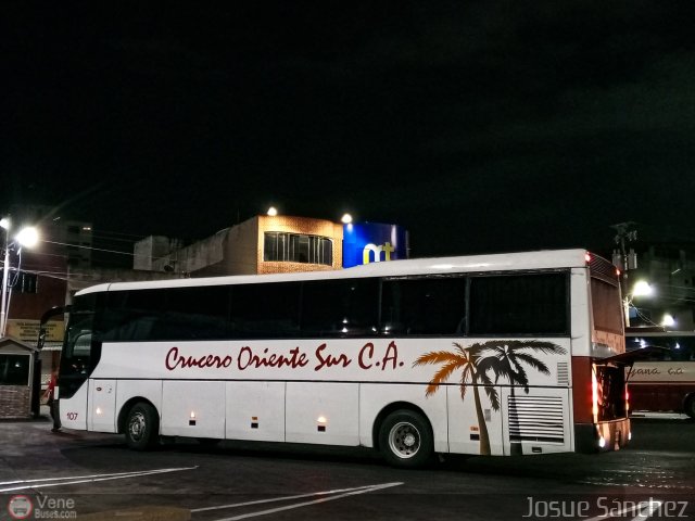 Cruceros Oriente Sur 107 por Josue Snchez