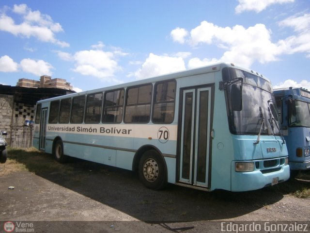 Universidad Sim�n Bol�var 70 por Edgardo Gonz�lez