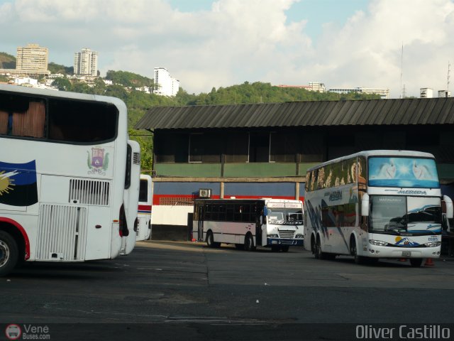 Garajes Paradas y Terminales Caracas por Oliver Castillo