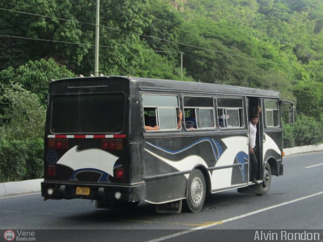 Organizaciones Unidas de C. Caracas - La Guaira 296 por Alvin Rond�n